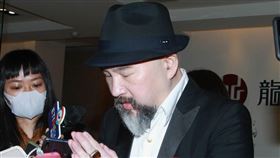 辛龍離開靈堂三月三十日，記者邱榮吉攝影