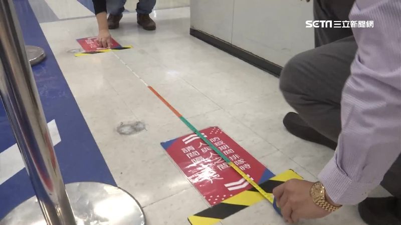 賣場黏「1m線」　防疫超前部署！