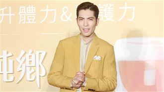 蕭敬騰此舉疑認愛　不避生子問題帥爆