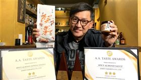 詹姆士自有品牌「詹麵」、「詹醬」榮獲2019亞太無添加美食二星三顆星獎。（圖／詹麵、詹醬提供）