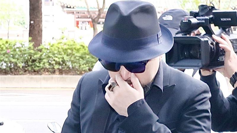 守劉真靈堂第7天　辛龍憔悴捂鼻道謝