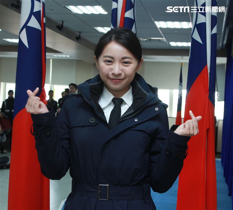 海軍艦隊指揮部正妹人事官張舒婷中尉。（記者邱榮吉/攝影）