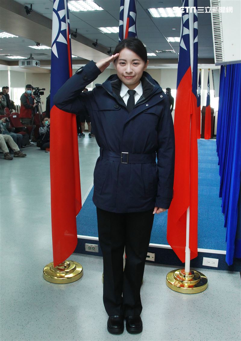海軍艦隊指揮部正妹人事官張舒婷中尉。（記者邱榮吉/攝影）