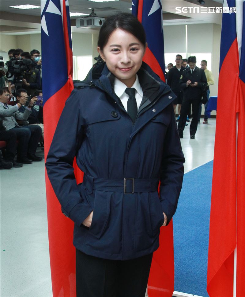 海軍艦隊指揮部正妹人事官張舒婷中尉。（記者邱榮吉/攝影）