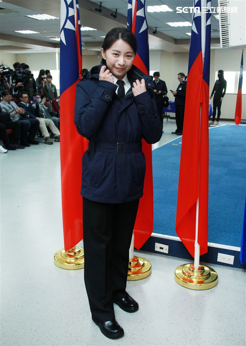 海軍艦隊指揮部正妹人事官張舒婷中尉。（記者邱榮吉/攝影）