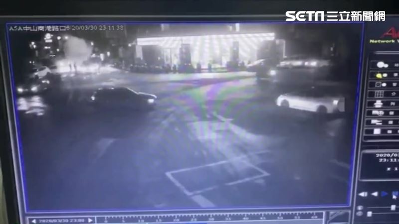 屁孩打工偷錢　被砸車竟鞭炮攻擊老闆