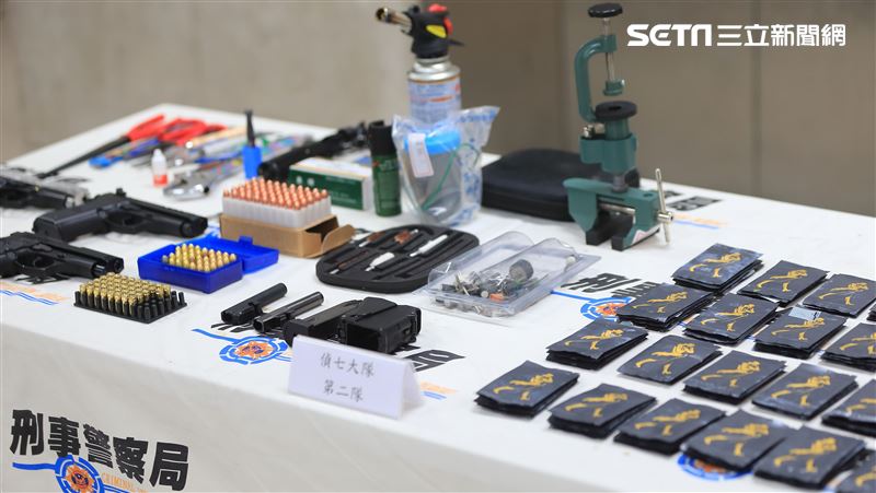 男持衝鋒槍搶銀行　警掃4地下兵工廠