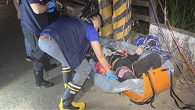南投一女子帶兒女墜落吊橋　警消搜救三人不幸溺斃（圖／翻攝畫面）