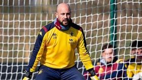▲西班牙籍守門員雷納（Pepe Reina）與他的家人。（圖／取自IG）