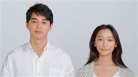 渡邊杏跟老公東出昌大。(翻攝自IG)