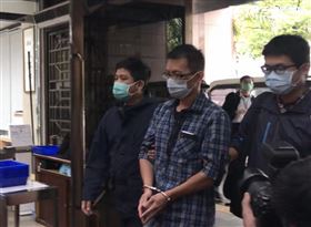 ▲陳姓男子以電子郵件恐嚇9間大學81位法學教授給2萬，否則殺全家，落網後被移送台北地檢署複訊。（圖／記者楊佩琪攝）