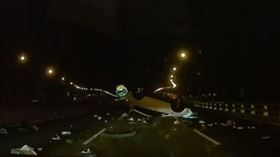 車禍,屏東,高屏大橋,翻覆,自撞