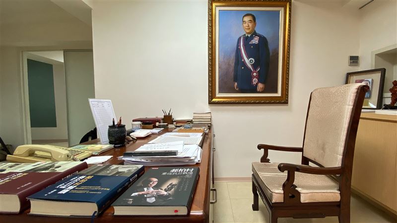 郝柏村退休勤寫作　27年寫5百萬字