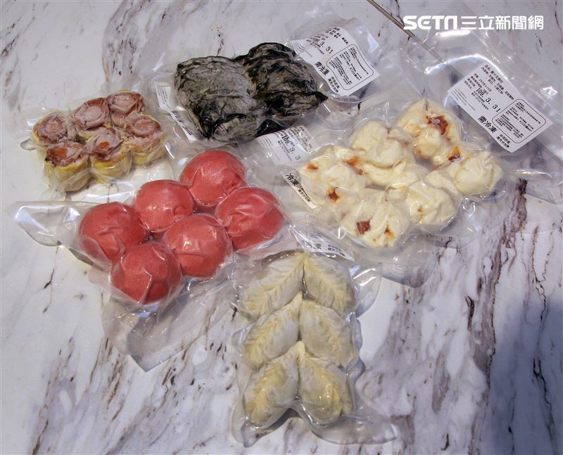 小三元精緻港點進駐101大樓B1推出冷凍外賣精緻港點。（記者邱榮吉/攝影）