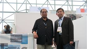 紐約機能性紡織品展  紡拓會率團參加中華民國紡織業拓展會率團參加第2屆紐約機能性紡織品展，秘書長黃偉基（左）與駐美投資貿易服務處主任孫良輔合影。（資料照片）中央社記者尹俊傑紐約攝  108年7月26日