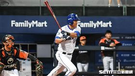 富邦悍將于孟馗于森旭。 圖／記者林敬旻攝