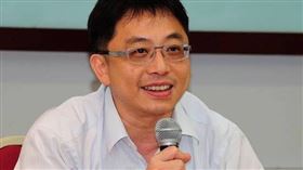 成大教授李忠憲發文呼籲「宅在家就可以救全世界」。 （圖／翻攝自李忠憲臉書）