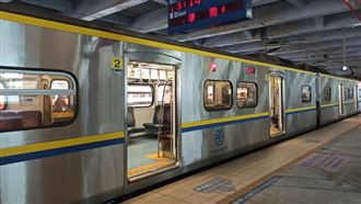 防疫升級　大眾運輸嚴格禁止飲食？