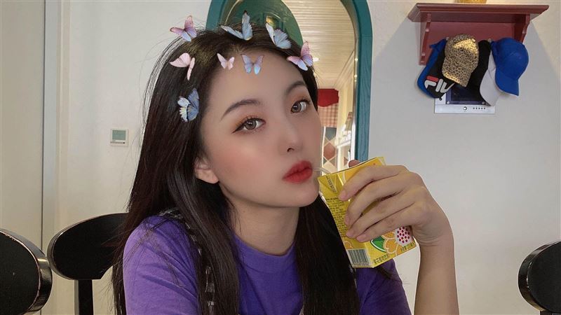 女星自封渣女　網嗆餅乾像「一坨屎」