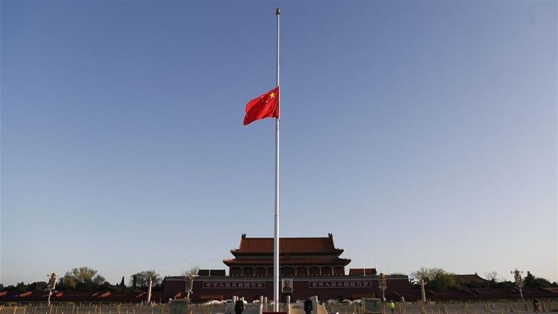 悼武漢肺炎死者降半旗　習默哀3分鐘