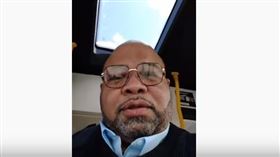 底特律公車司機，直播罵人咳嗽不摀住，4天後染疫病逝。（圖／翻攝自YouTube）