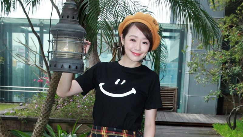 牙齦腫到噴膿　台8女星日睡3小背本