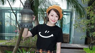 牙齦腫到噴膿　台8女星日睡3小背本