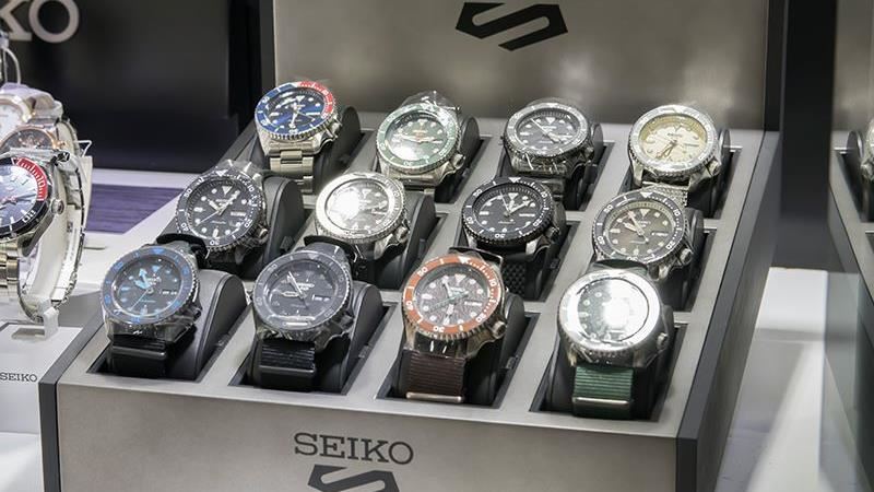 「以誠信為本」超過一甲子的鐘錶行