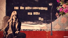 英國歌手瑪莉安菲絲佛（Marianne Faithfull）圖／翻攝自YT