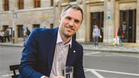 布拉格帥哥市長賀瑞普（Zdeněk Hřib）。（圖／翻攝自臉書）