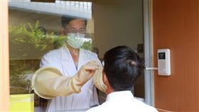 武漢疫情,醫護,台中慈濟醫院,篩檢,急診室,採檢,防護裝備