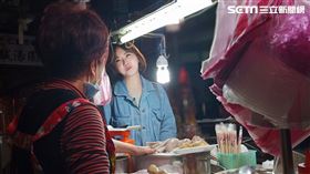 週一全新美食節目《就是這味》名人帶路吃美食，謝忻介紹基隆最愛小吃攤邀謝爸首次入鏡，讓謝爸忍不住唸女兒緋聞。