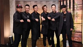 男團「OLD派聯盟」成員黃丹尼、阿Ben、阿弟、Kido、大棣、Dennis。圖／E!Studio藝鏡到底提供
