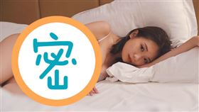 秋元真夏難得的內衣尺度。（圖／翻攝自manatsu_2nd IG）