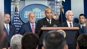 美國公共衛生局長（U.S. Surgeon General）亞當斯（Jerome Adams）。（圖／翻攝自維基百科，版權屬公有領域）