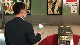 高捷首設捷運「全自動紅外線體溫檢測」感應閘門。（圖／高捷提供）