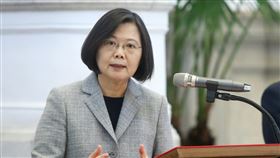 蔡總統：郝柏村對國家有貢獻  褒揚令理所當然前行政院長郝柏村去世，總統蔡英文（圖）1日在總統府表示，郝柏村對國家有貢獻，尤其八二三炮戰期間，對國家貢獻很大，「所以褒揚令是理所當然的事情」。中央社記者鄭傑文攝　109年4月1日