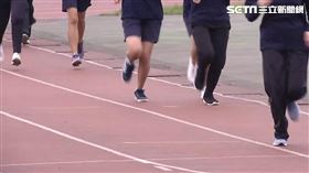 -校園-學生-高中生-操場-