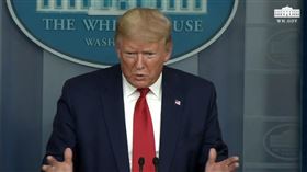 川普,CDC,口罩,圍巾,確診,無症狀,白宮（圖／翻攝自美國直播）