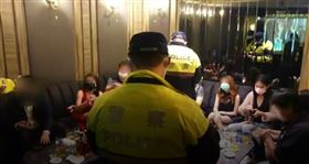 台中酒店限「喝酒跳舞要社交距離」老司機哀嚎…這叫酒店嘛（圖／番社畫面）