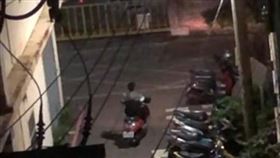 新竹,爆料公社,怪男,環抱,睡夢