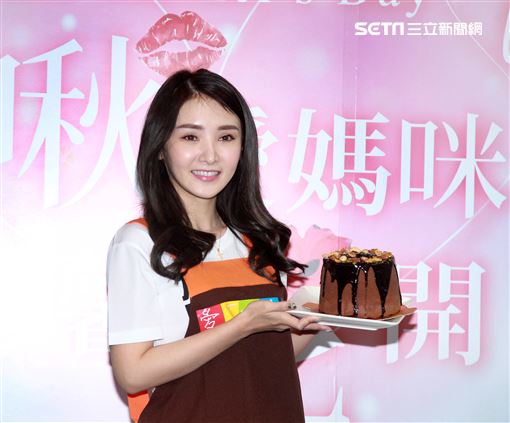 陳子玄啾愛媽咪馨花開愛心蛋糕做公益