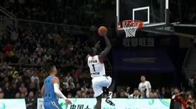 CBA迫外援返中　就一人敢違抗！
CBA,遼寧飛豹,吹耳哥,Lance Stephenson,林書豪
翻攝自微博、YouTube