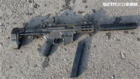 警方在台中大肚區起獲板信銀行搶案作案槍枝。（圖／翻攝畫面）