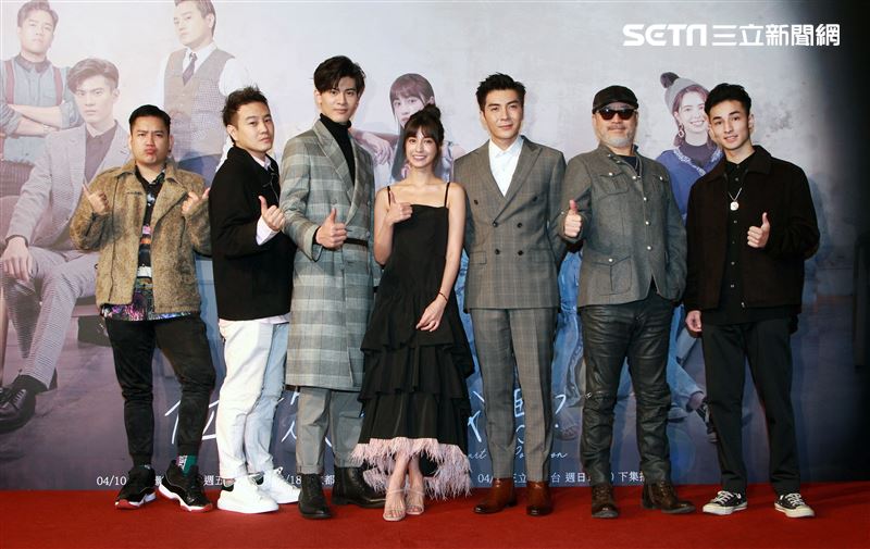 沈懿、林埈永、吳承洋、陳敬宣、江可德、班鐵翔、王孝元出席三立網劇「位！你在等我嗎？」首映會。（記者邱榮吉/攝影）