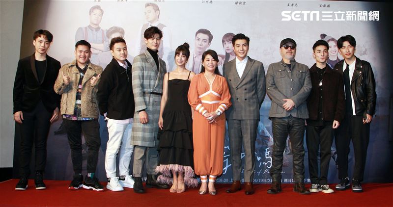 沈懿、林埈永、吳承洋、陳敬宣、江可德、班鐵翔、王孝元出席三立網劇「位！你在等我嗎？」首映會。（記者邱榮吉/攝影）