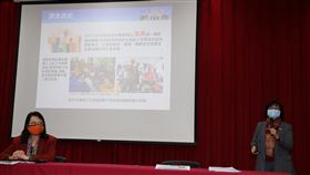 外籍漁工近半數未納保　監院提糾正（1）外籍漁工為勞工保險強制納保對象，卻有近半數外籍漁工未納保，勞動部未積極尋求解決，監察院提出糾正。監委王幼玲（右）、王美玉（左）8日下午在監察院召開記者會說明。中央社記者郭日曉攝　109年4月8日