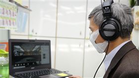 教育部防疫　部分官員改線上參與會議教育部8日部務會報改採實體和遠距同步進行的方式，部分官員在各自的辦公室以視訊軟體參與會議。（教育部提供）中央社記者陳至中傳真　109年4月8日