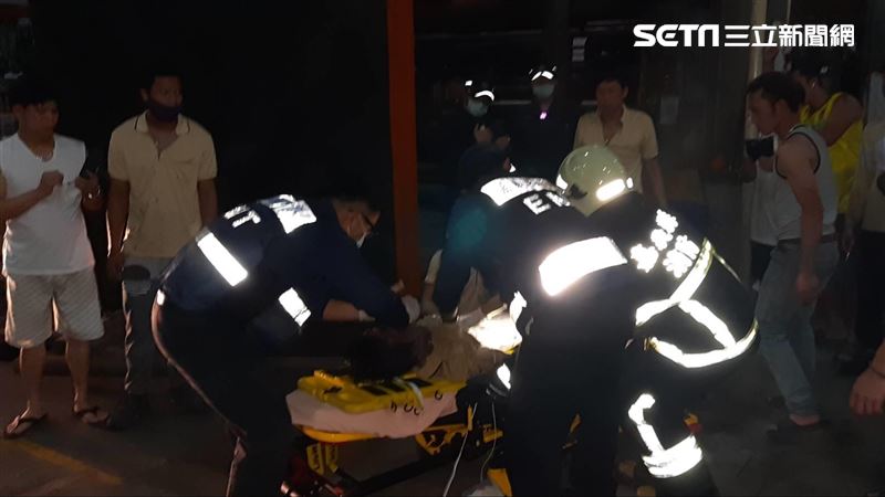不慎被捲入織布機　男移工命危送醫