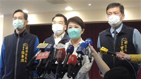 中市府宣布　對8大特種行業採實名制台中市長盧秀燕（右2）9日表示，全市酒店、舞廳會配合中央防疫政策暫停營業，即日起並加強要求前往8大特種行業消費民眾要採實名制登記。中央社記者郝雪卿攝　109年4月9日